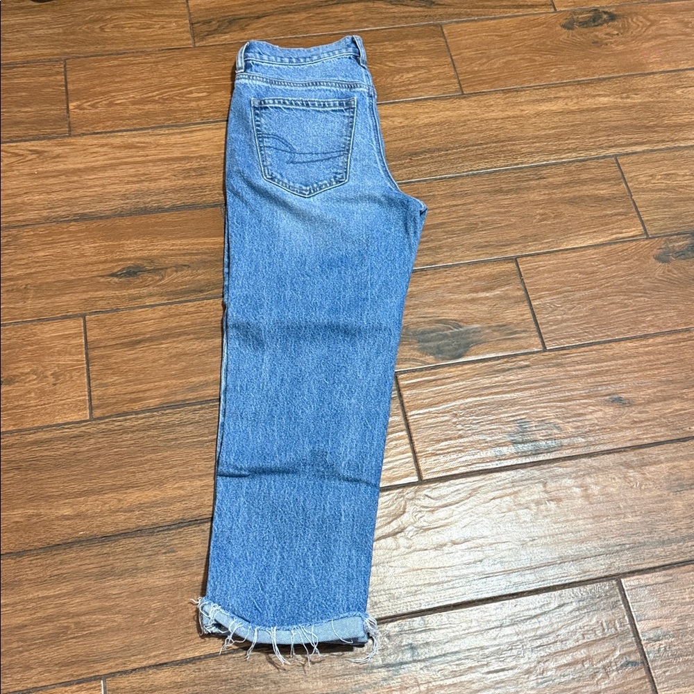American Eagle Outfitters Light Blue Cropped Jeans - Picture 2 of 5
